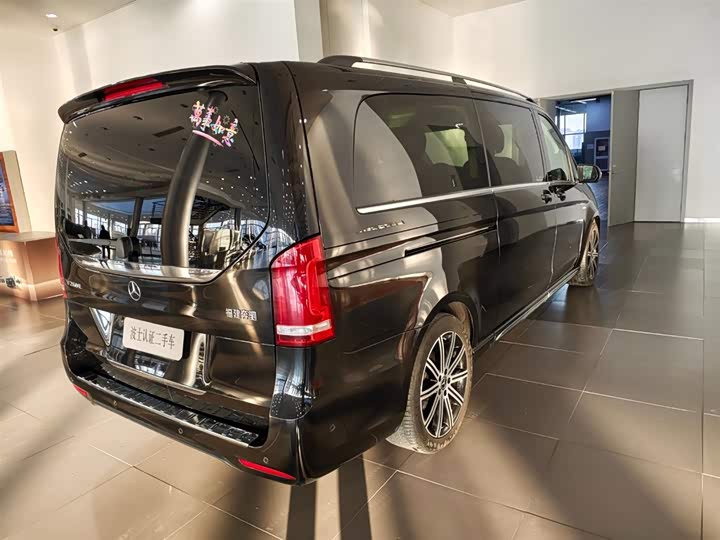 Фото 3 - Mercedes-Benz V-Class