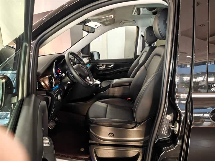 Фото 7 - Mercedes-Benz V-Class