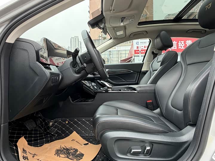 Фото 7 - Bestune B70