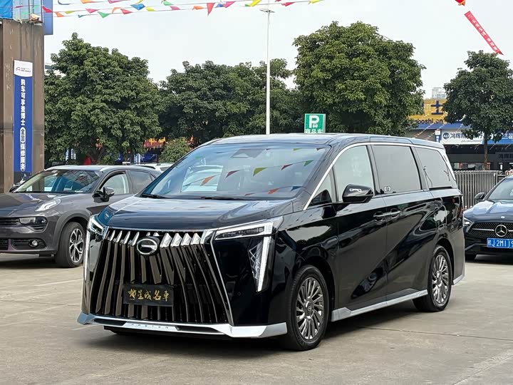 Фото 1 - GAC Trumpchi M8