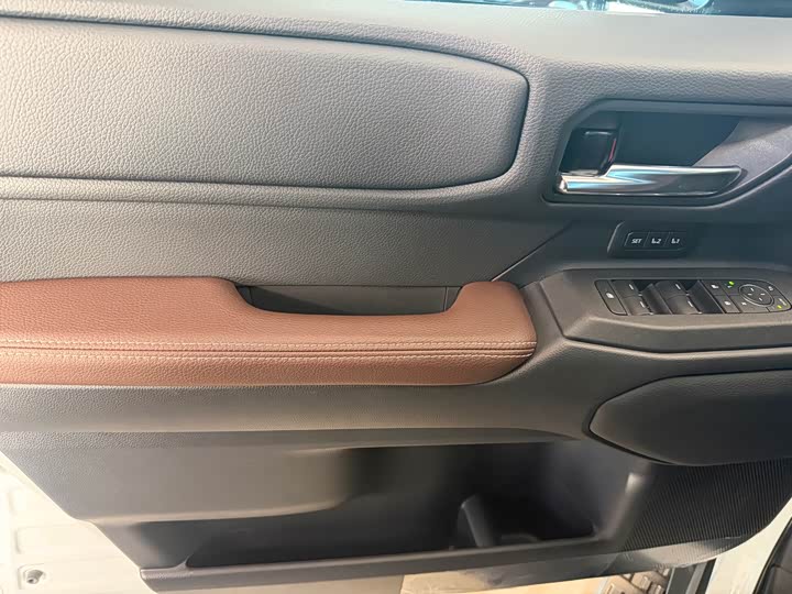 Фото 9 - Toyota Prado