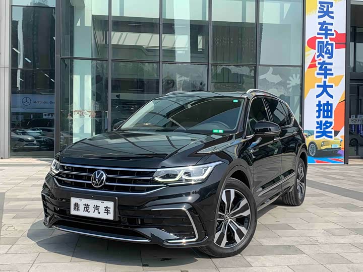 Фото 1 - Volkswagen Tiguan L Pro