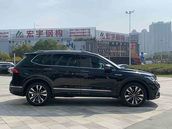 Фото 6 - Volkswagen Tiguan L Pro