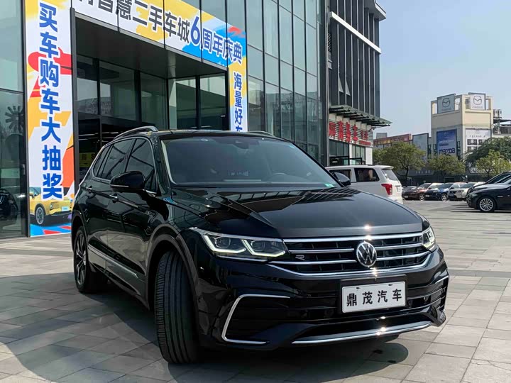 Фото 7 - Volkswagen Tiguan L Pro