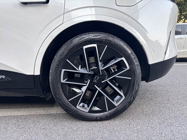 Фото 8 - Avatr 11