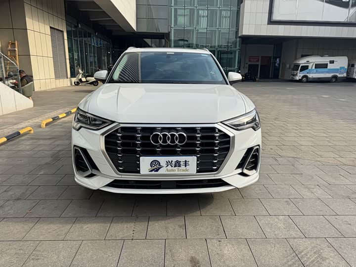 Фото 2 - Audi Q3