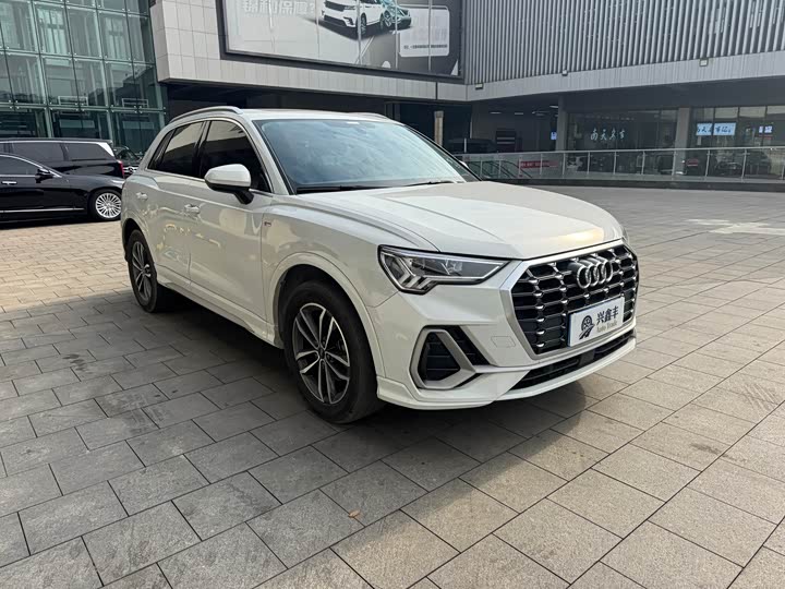 Фото 3 - Audi Q3