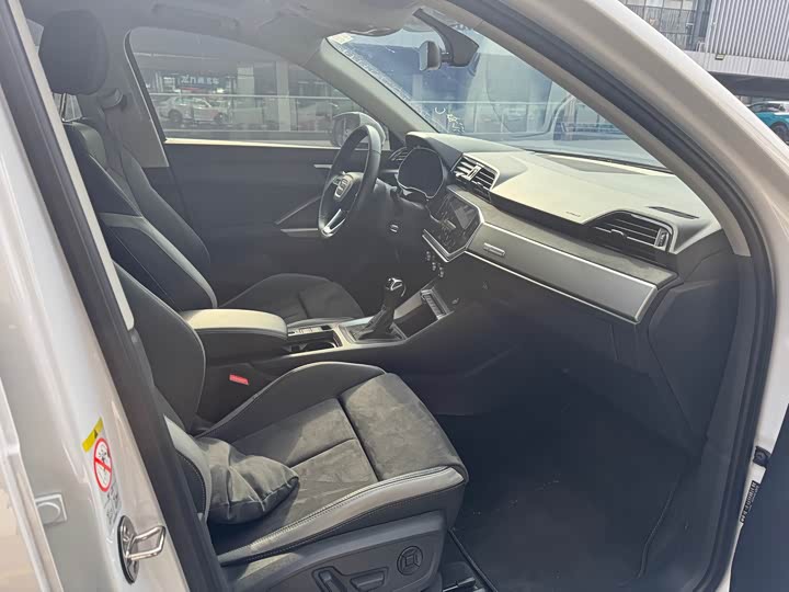 Фото 4 - Audi Q3