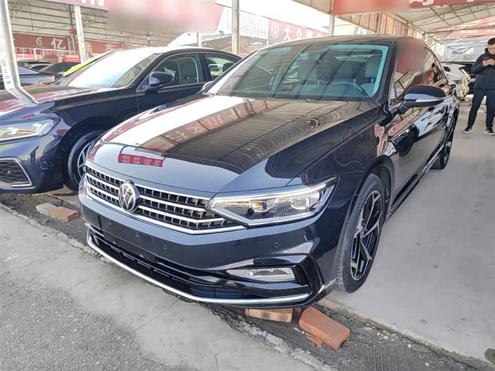 Фото 2 - Volkswagen Magotan