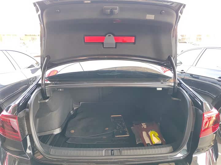 Фото 9 - Volkswagen Magotan