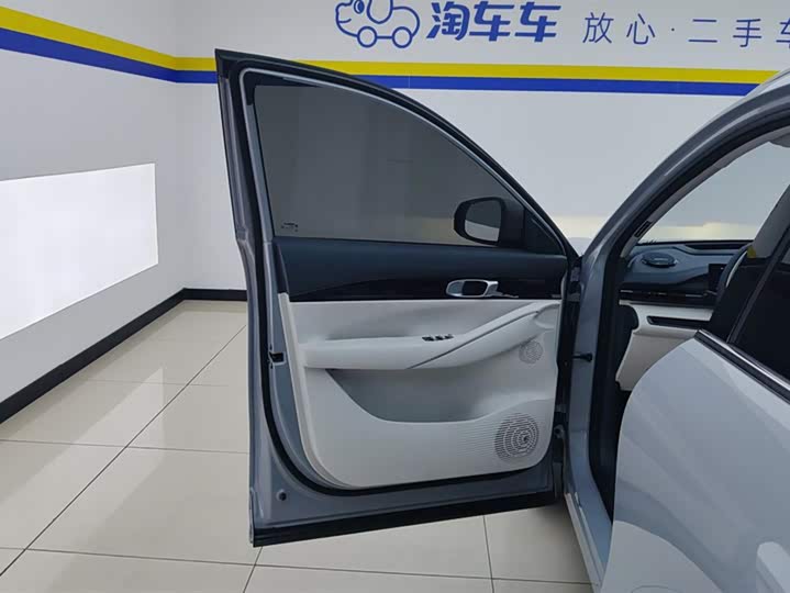 Фото 7 - Geely Galaxy E5