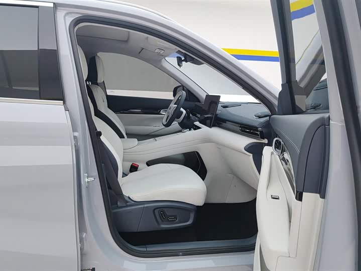 Фото 8 - Geely Galaxy E5