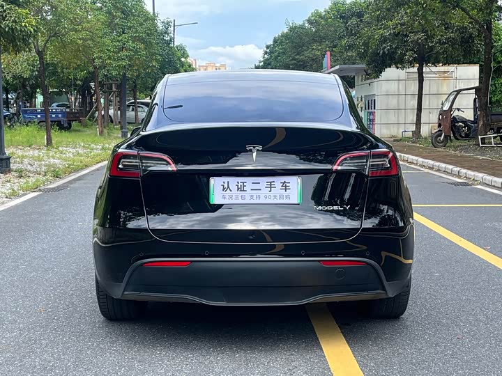 Фото 8 - Tesla Model Y