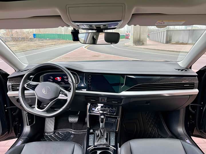 Фото 6 - Volkswagen Passat Hybrid