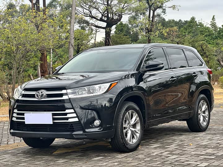 Фото 1 - Toyota Highlander