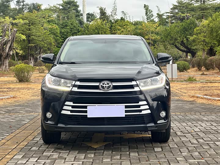 Фото 2 - Toyota Highlander