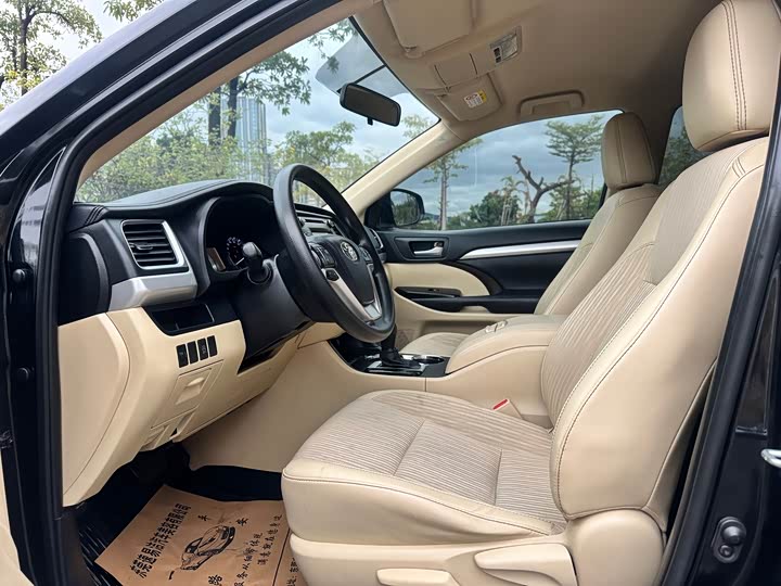 Фото 5 - Toyota Highlander