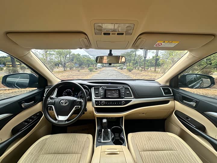 Фото 8 - Toyota Highlander