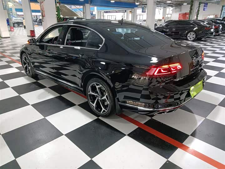 Фото 5 - Volkswagen Magotan