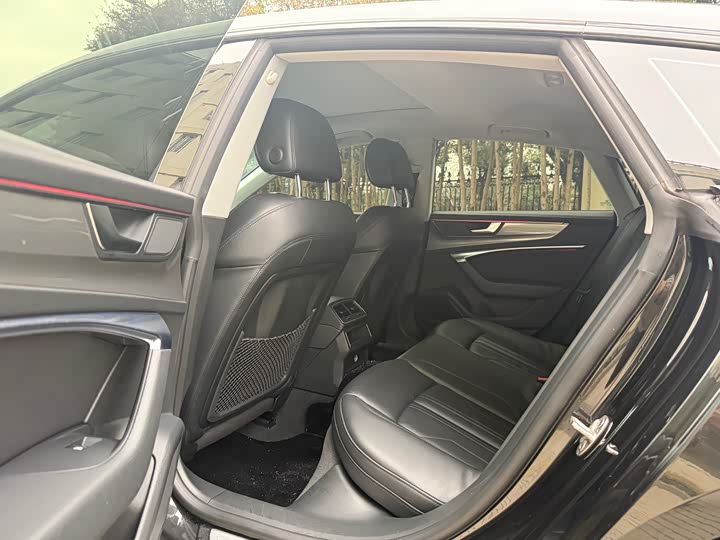 Фото 8 - Audi A7