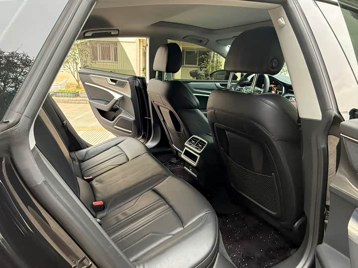 Фото 9 - Audi A7