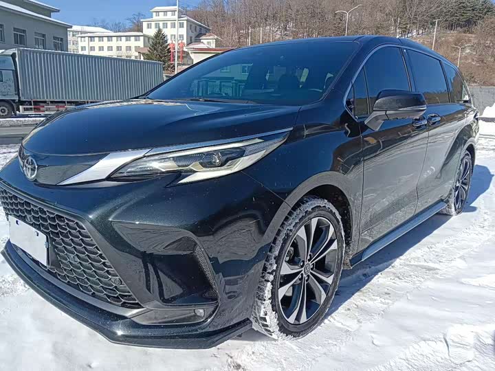 Фото 1 - Toyota Granvia