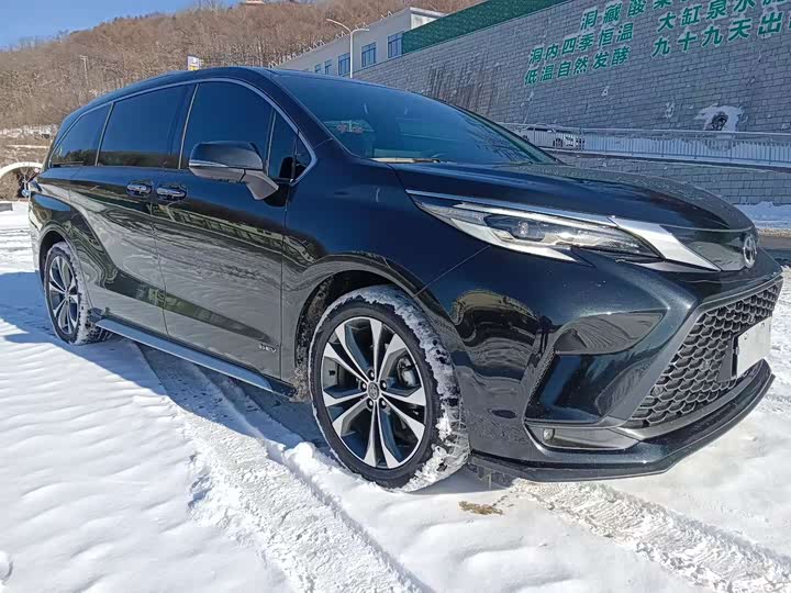 Фото 3 - Toyota Granvia