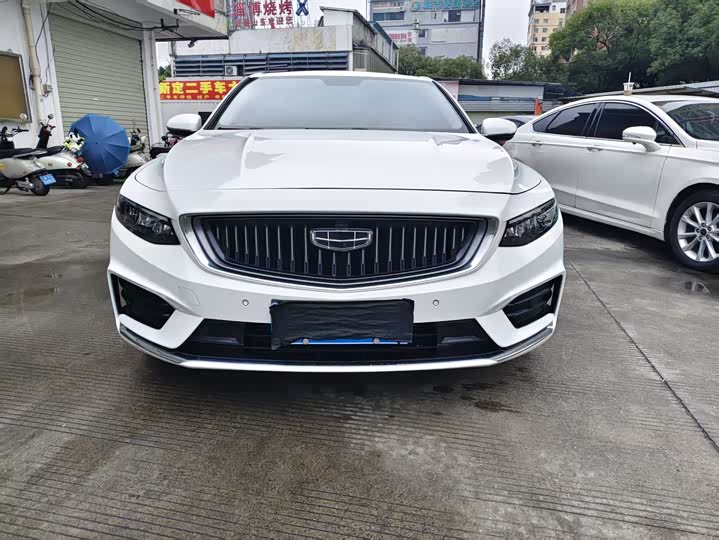 Фото 2 - Geely Preface