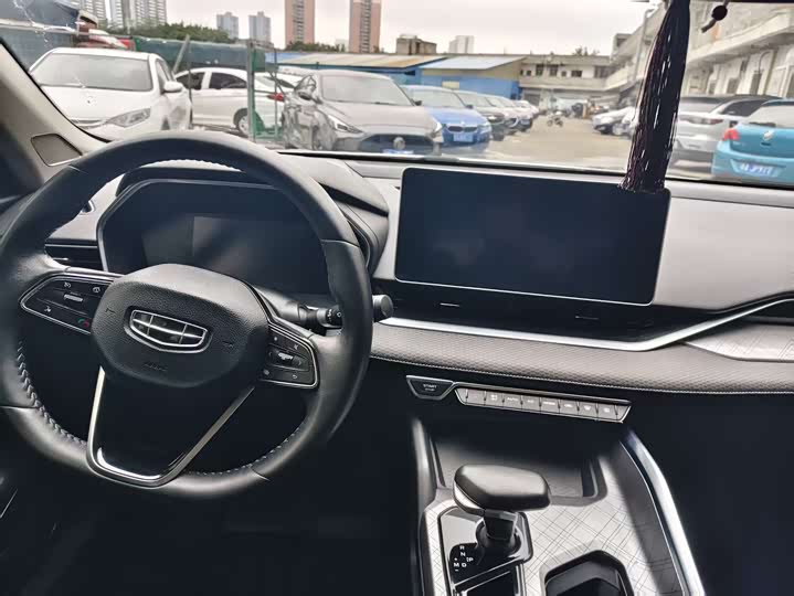 Фото 6 - Geely Preface