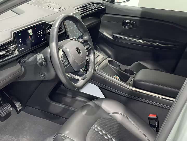 Фото 7 - Nio ES6