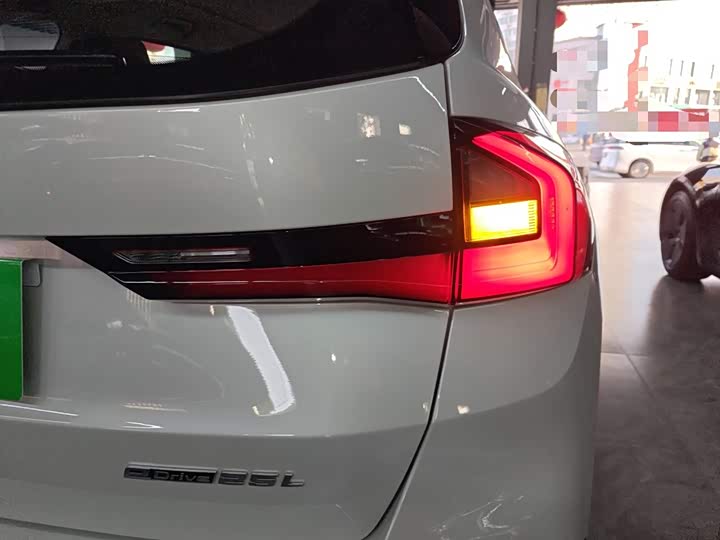 Фото 7 - BMW iX1