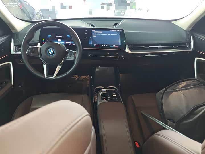 Фото 9 - BMW iX1