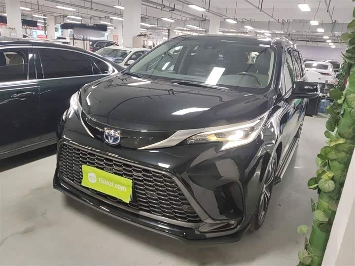 Фото 2 - Toyota Granvia