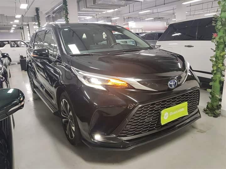 Фото 4 - Toyota Granvia