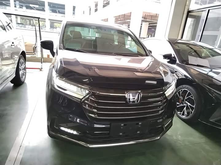 Фото 3 - Honda Odyssey