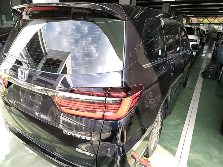 Фото 7 - Honda Odyssey