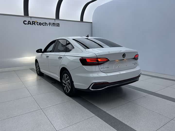 Фото 4 - Volkswagen Lavida