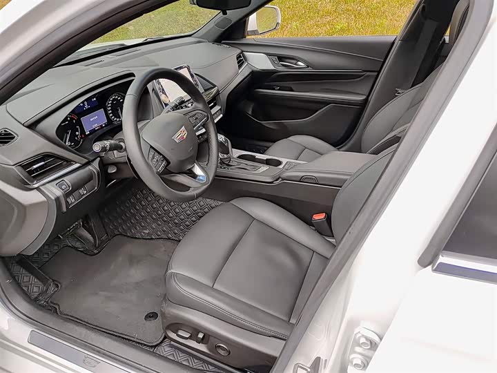 Фото 7 - Cadillac CT4