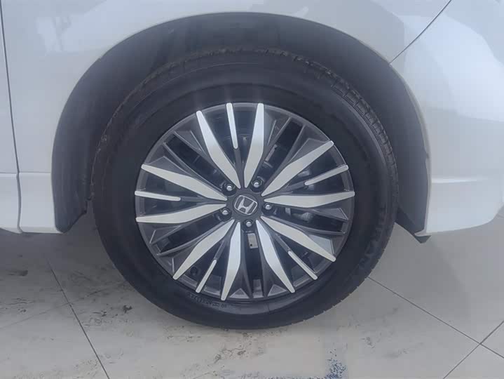 Фото 6 - Honda Avancier