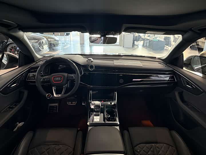 Фото 6 - Audi Q8