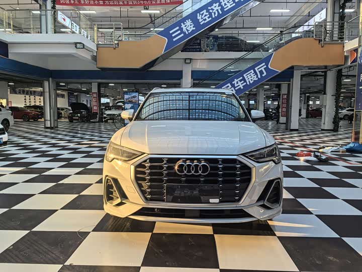 Фото 2 - Audi Q3