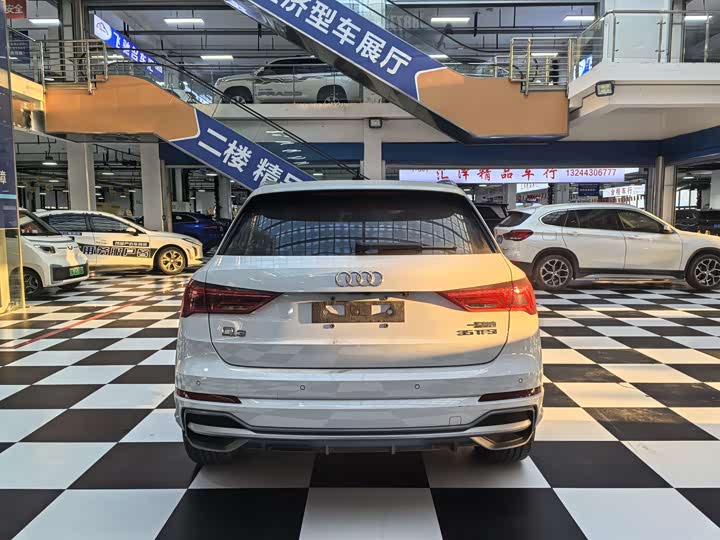 Фото 4 - Audi Q3