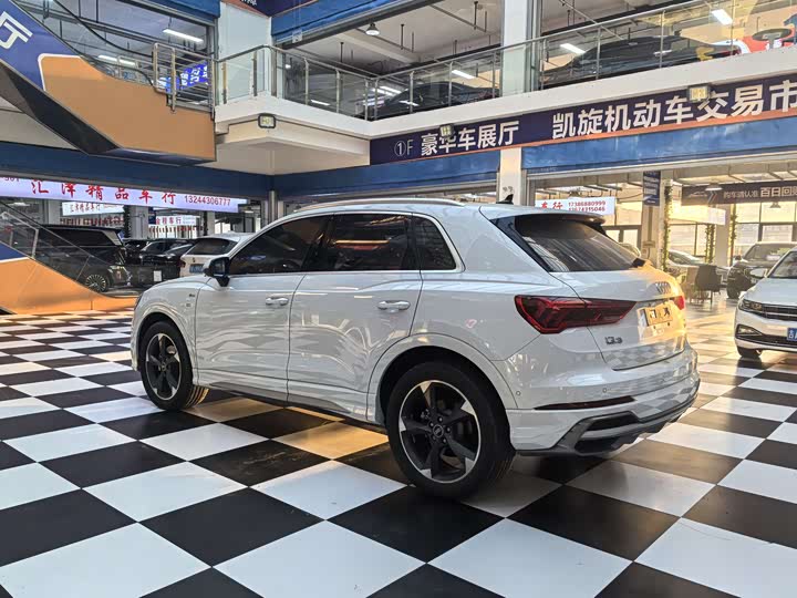 Фото 8 - Audi Q3