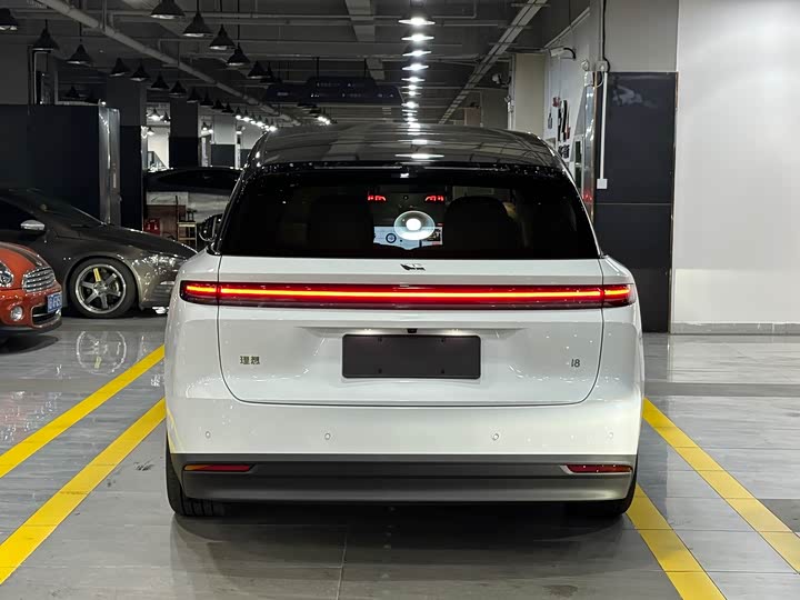 Фото 4 - LiXiang i8