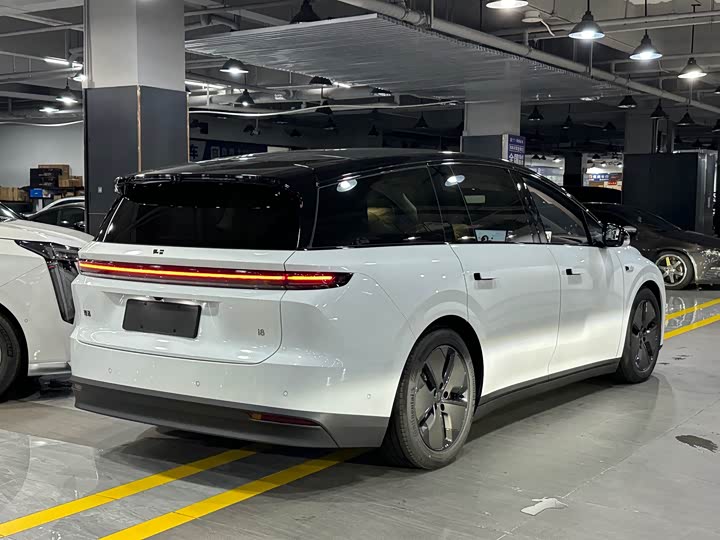 Фото 5 - LiXiang i8