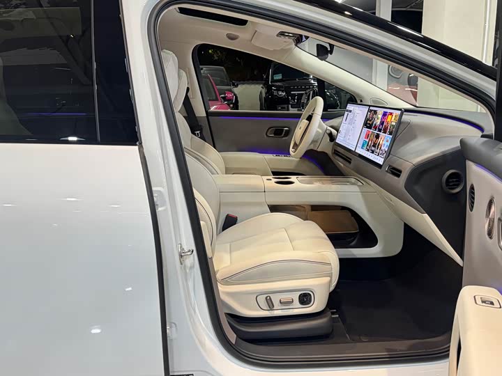 Фото 9 - LiXiang i8