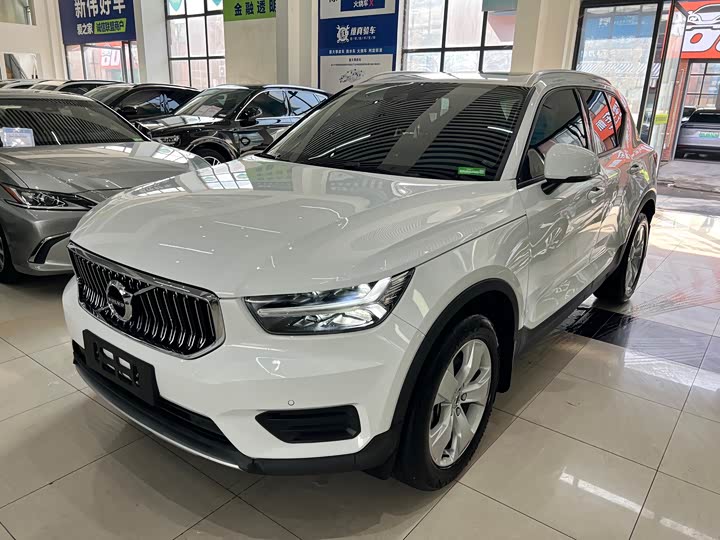 Фото 3 - Volvo XC40