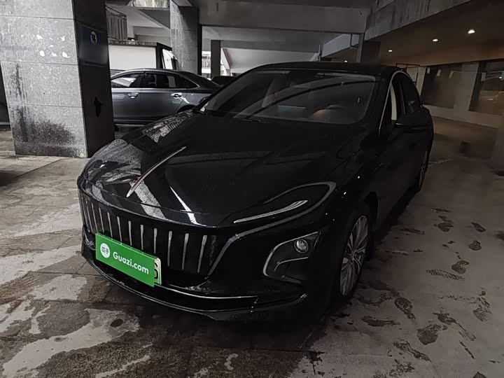 Фото 2 - Hongqi E-QM5