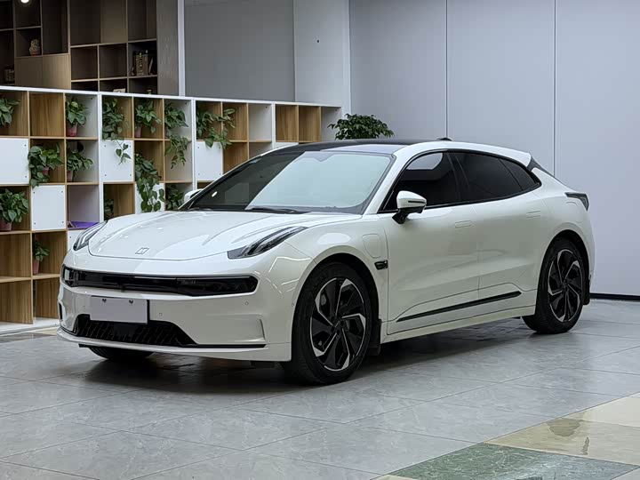 Фото 1 - Zeekr 001