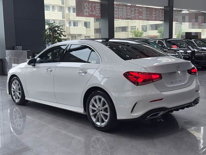 Фото 8 - Mercedes-Benz A-Class